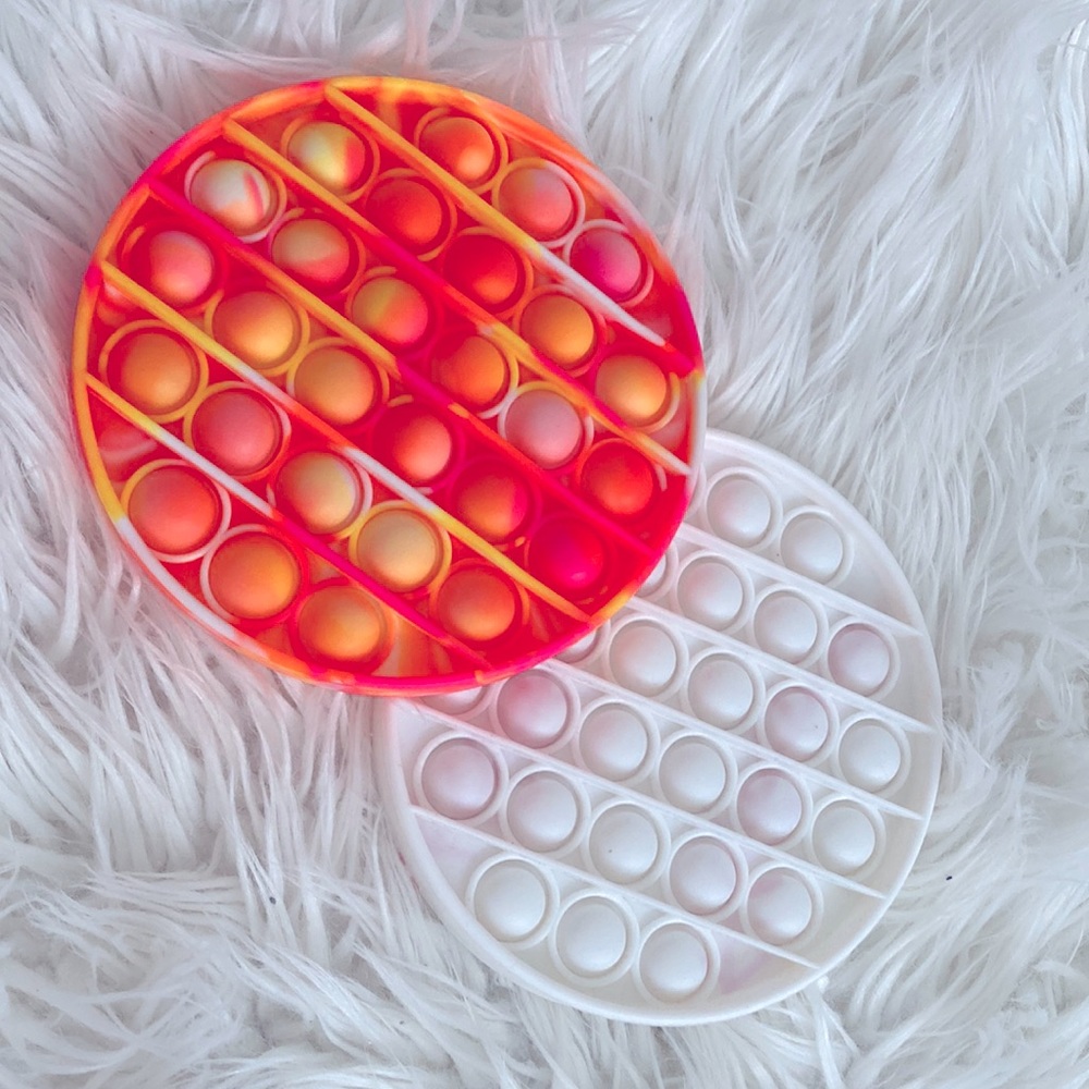 These are slightly used pop its that are great for kids, as well as adults.